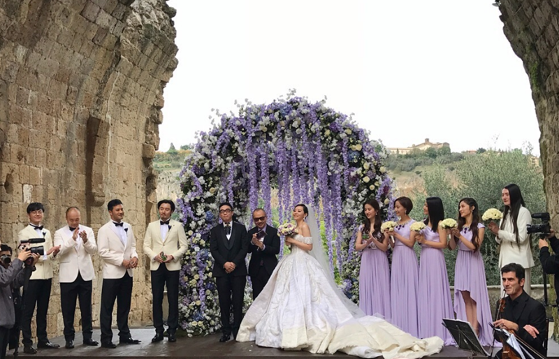 張靚穎婚禮圖2-廣州駿業(yè)包裝實(shí)業(yè)有限公司 張靚穎婚禮圖2