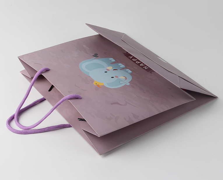 廣州駿業包裝是一家高檔紙袋生產廠家 廣州駿業包裝是一家高檔紙袋生產廠家