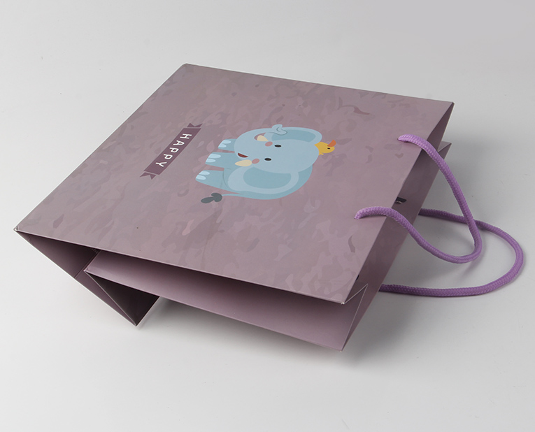 廣州駿業包裝是一家高檔紙袋生產廠家 廣州駿業包裝是一家高檔紙袋生產廠家