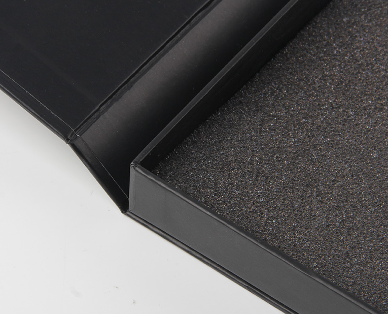 適用于硬紙包裝盒的兩種材質 適用于硬紙包裝盒的兩種材質