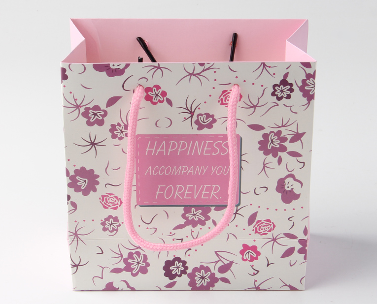 內(nèi)衣禮品袋定做的中型牛皮紙手挽袋為什么要半機械半人工 內(nèi)衣禮品袋定做的中型牛皮紙手挽袋為什么要半機械半人工