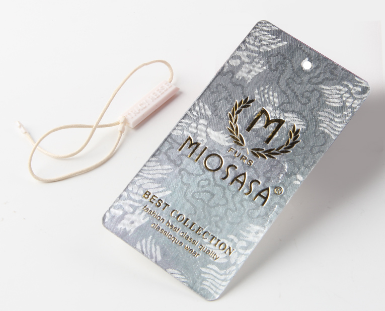 內(nèi)衣吊牌定做過程中,燙印不清晰不整齊的緣由 內(nèi)衣吊牌定做過程中,燙印不清晰不整齊的緣由