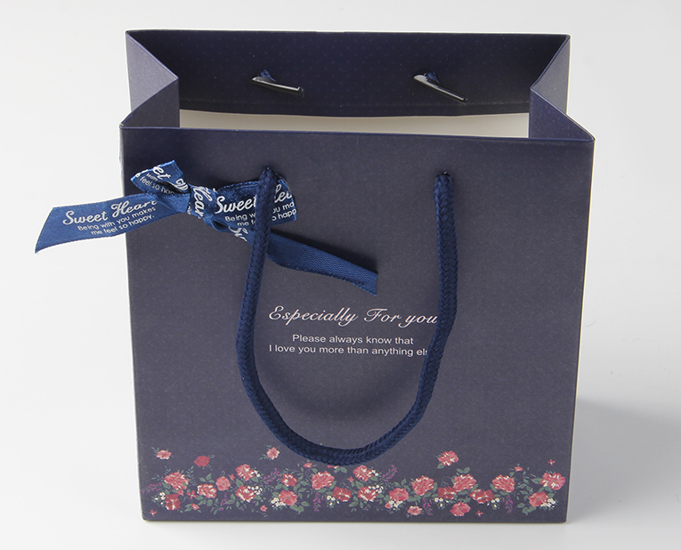 美容產品紙袋生產廠家的覆膜技術好壞居然被這個因素所左右 美容產品紙袋生產廠家的覆膜技術好壞居然被這個因素所左右