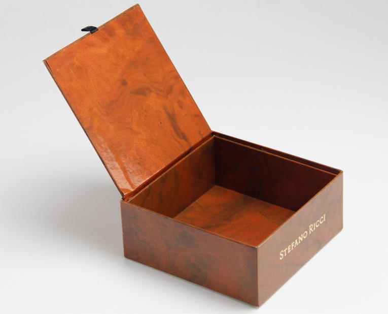 擔心定制的手環盒不能如期,被色帶不齊拖累?廠家需要這樣做! 擔心定制的手環盒不能如期,被色帶不齊拖累?廠家需要這樣做!