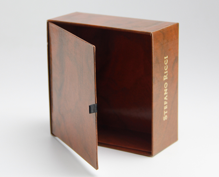 擔心定制的手環盒不能如期,被色帶不齊拖累?廠家需要這樣做! 擔心定制的手環盒不能如期,被色帶不齊拖累?廠家需要這樣做!