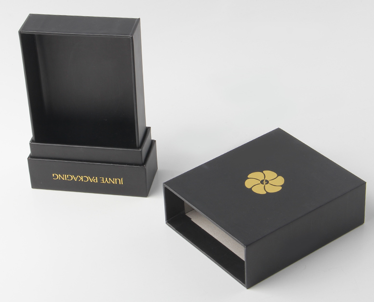 保健品精裝盒早前在定做的時(shí)候由于環(huán)保問題盛行UV的原因 保健品精裝盒早前在定做的時(shí)候由于環(huán)保問題盛行UV的原因