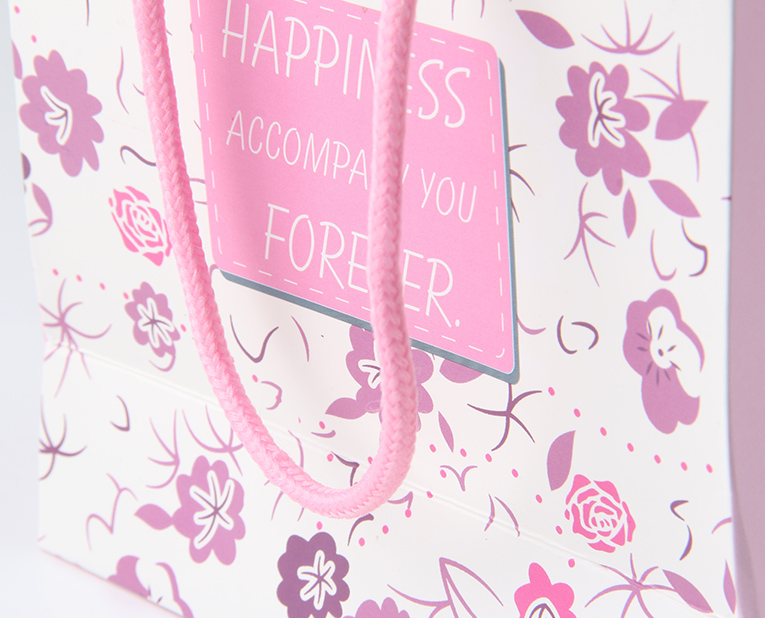 專業(yè)的高檔和雜亂的高檔決定紙袋訂做的成本,別問為什么 專業(yè)的高檔和雜亂的高檔決定紙袋訂做的成本,別問為什么