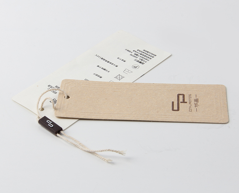 做襯衫吊牌的老師傅在定做的時候如何克服外部環(huán)境的變化 做襯衫吊牌的老師傅在定做的時候如何克服外部環(huán)境的變化