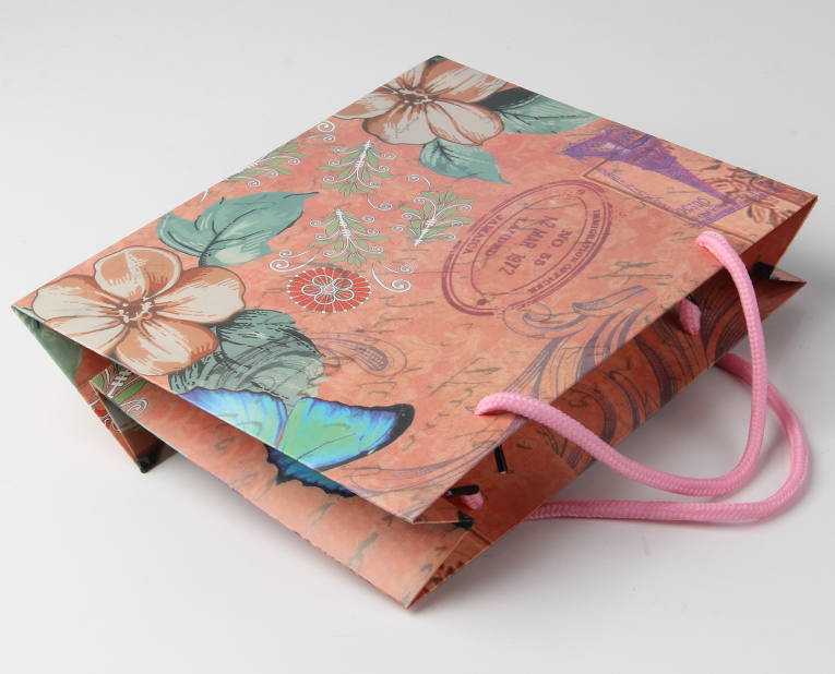 發改委實錘塑料垃圾，對化妝品禮品袋工廠來說，紙質將取代