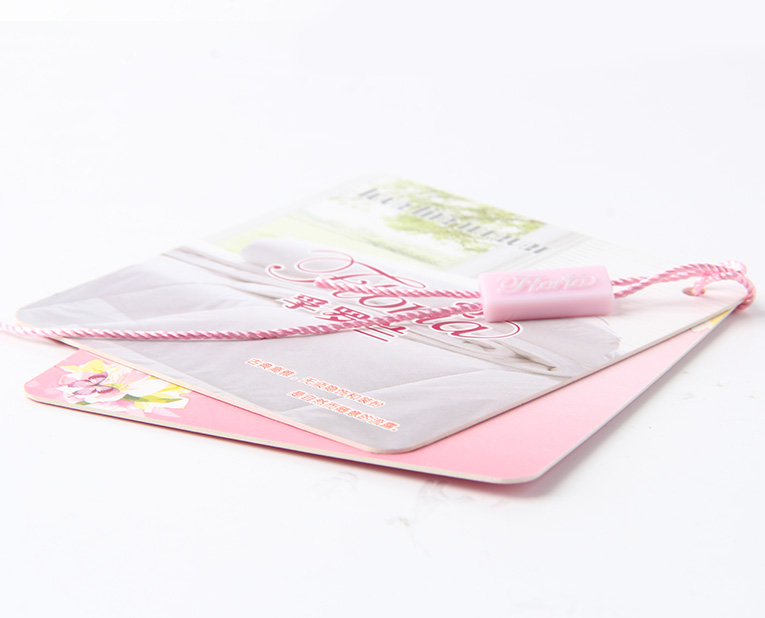 做內衣吊牌的年輕師傅給制造商帶來訂制麻煩(上) 做內衣吊牌的年輕師傅給制造商帶來訂制麻煩(上)