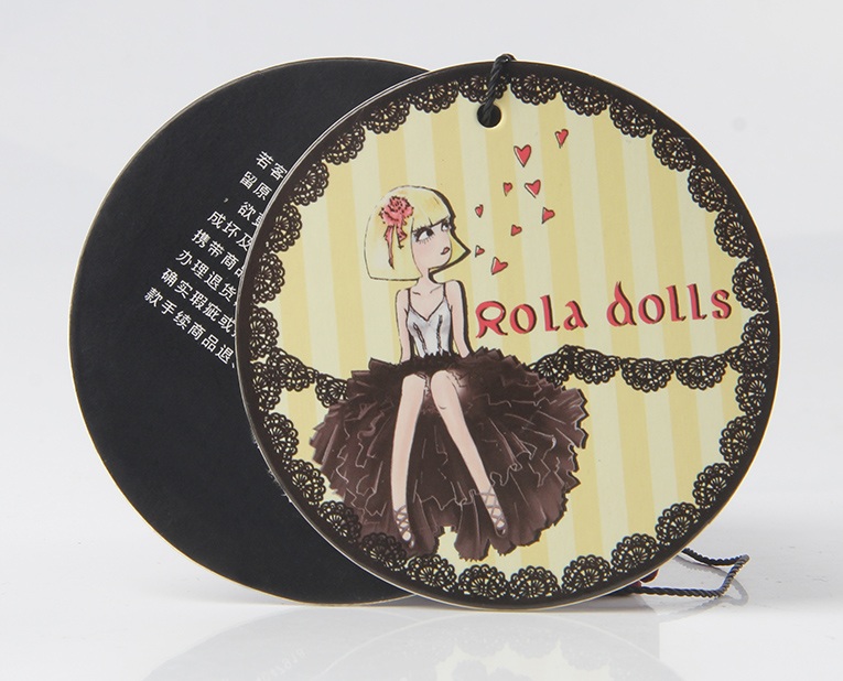 駿業(yè)包裝的衣服吊牌在訂制時(shí)有1套高效的規(guī)定 駿業(yè)包裝的衣服吊牌在訂制時(shí)有1套高效的規(guī)定