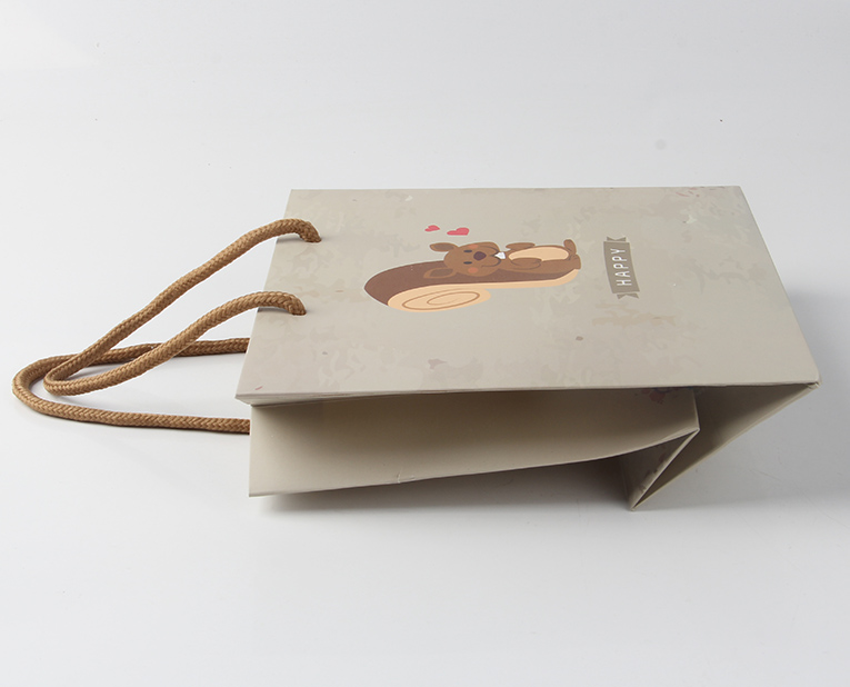 服裝紙袋在面對年底的訂做潮面前得理性、專業處理 服裝紙袋在面對年底的訂做潮面前得理性、專業處理