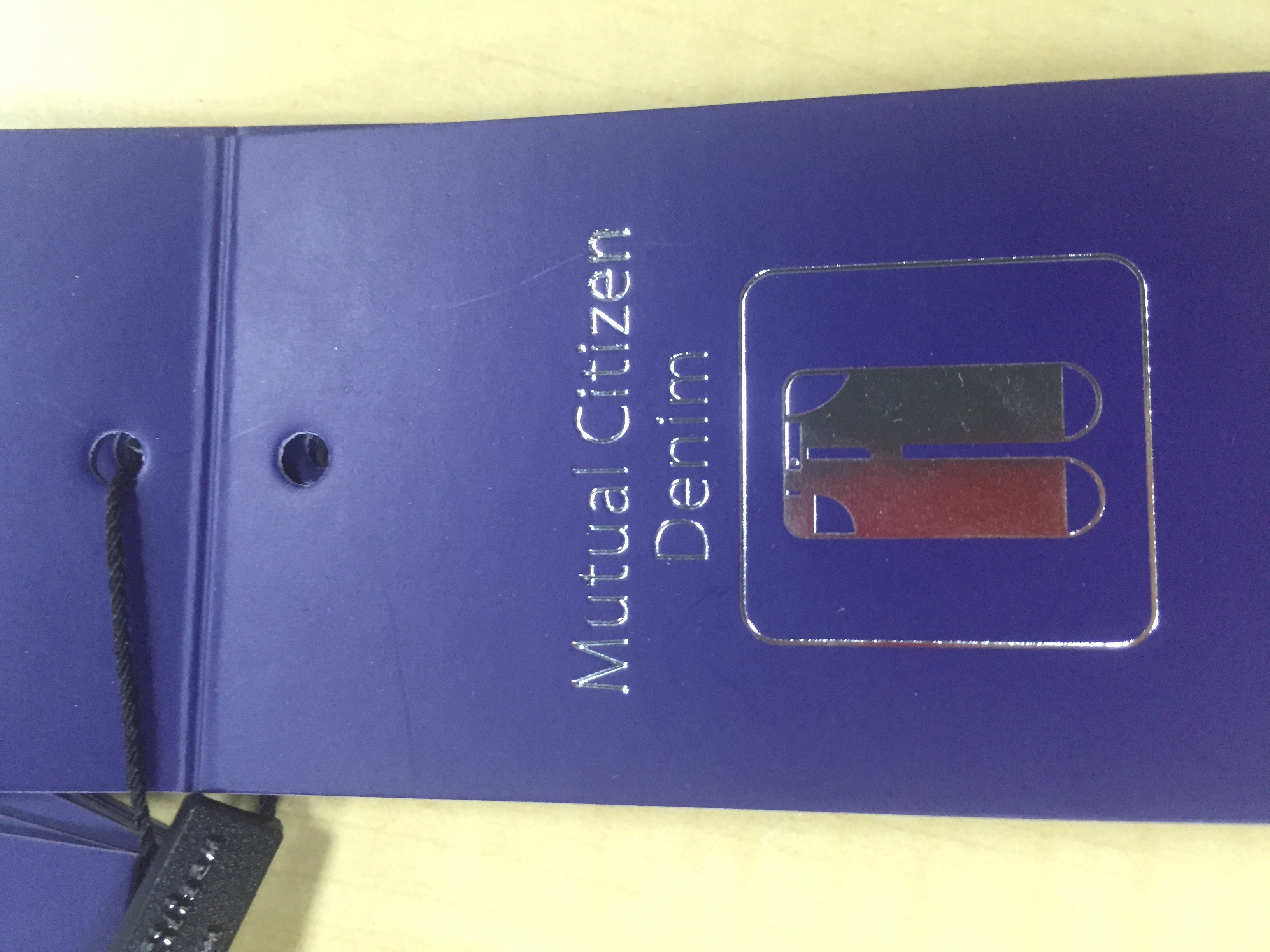 評(píng)測(cè)此款服裝紙牌設(shè)計(jì)的燙印工藝1優(yōu)2劣之處 評(píng)測(cè)此款服裝紙牌設(shè)計(jì)的燙印工藝1優(yōu)2劣之處