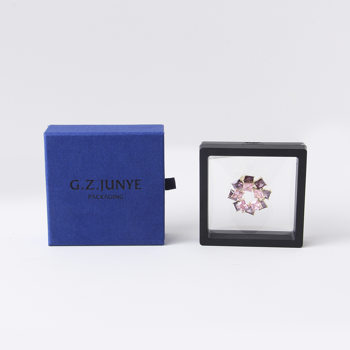 紙質珠寶包裝盒會有哪些生產上的細節需要注意? 紙質珠寶包裝盒會有哪些生產上的細節需要注意?