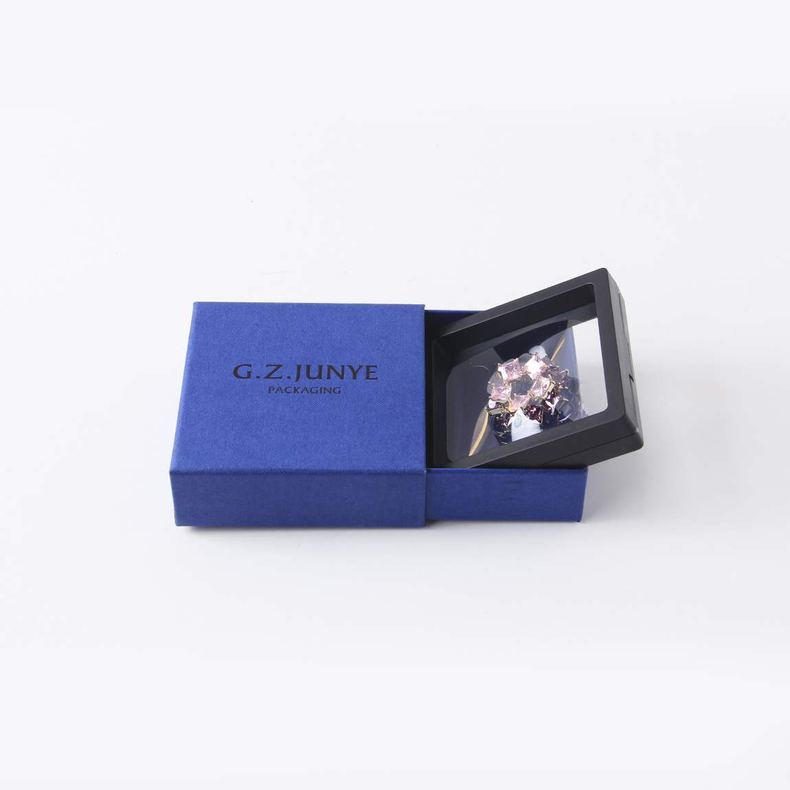 紙質珠寶包裝盒會有哪些生產上的細節需要注意? 紙質珠寶包裝盒會有哪些生產上的細節需要注意?